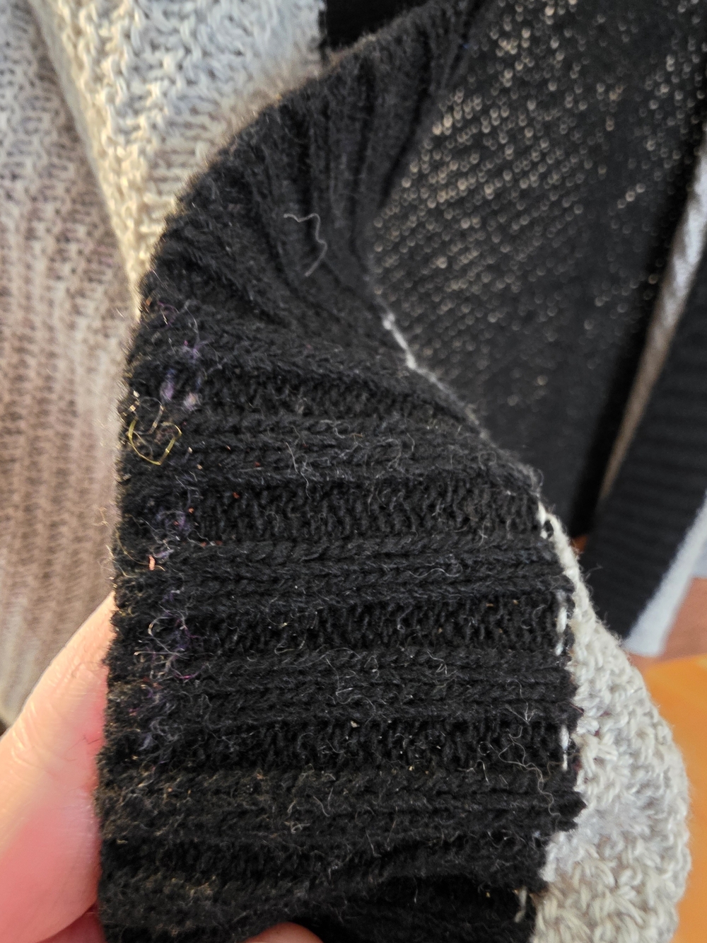 Neutral Colorblock Open-Front Wrap - Picture 6 of 6